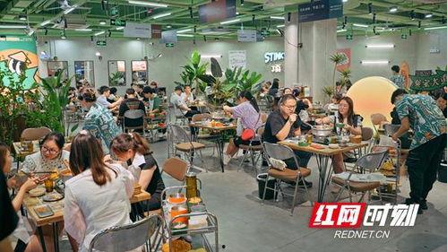 邵阳大汉吃瓜视频曝光,揭秘背后真相与争议