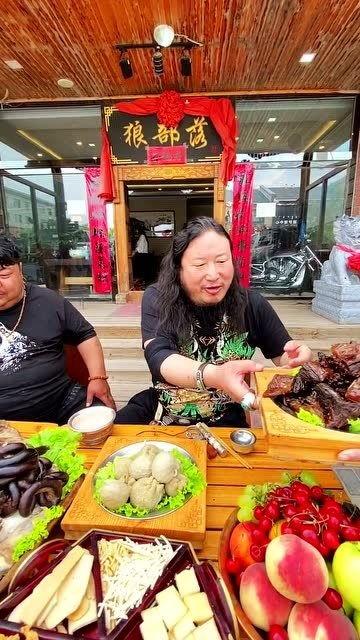 邵阳大汉吃瓜视频曝光,揭秘背后真相与争议