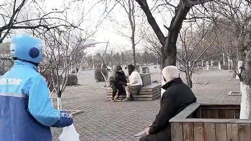 吃瓜群众老大爷视频播放,老大爷吃瓜视频走红网络，揭秘吃瓜群众新潮流