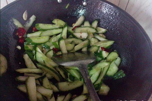 炒吃瓜怎么做才好吃视频,炒吃瓜视频教程，美味秘诀大公开