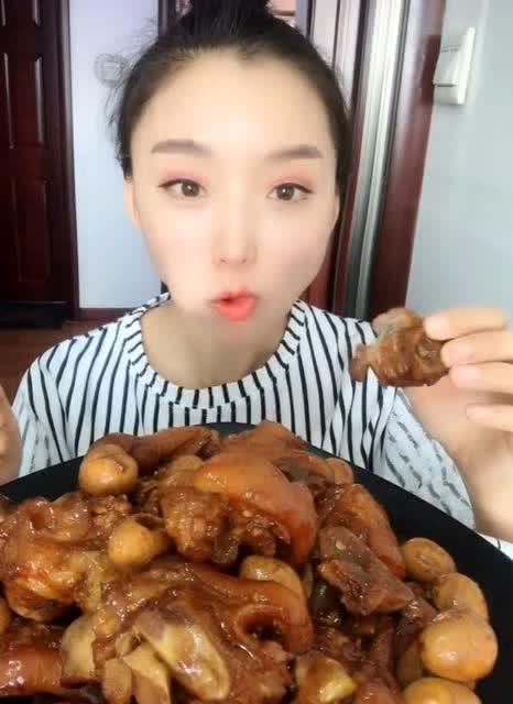 瓜妹吃猪蹄视频在线观看,在线观看美食盛宴