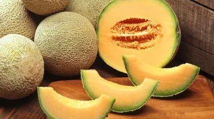 哈密瓜孩子吃瓜视频,萌态十足引网友热议