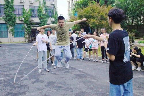 重庆舞蹈老师吃瓜视频播放,网络热议不断