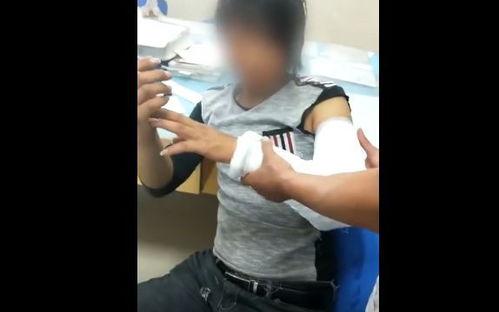 网吧男子吃瓜视频播放,揭秘网络热点的背后真相