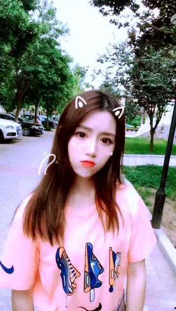 搞笑女吃瓜视频素材下载,带你领略欢乐瞬间