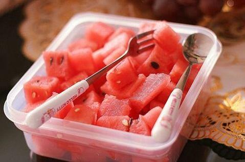 瓜友们吃西瓜视频大全,西瓜视频大全带你领略夏日清凉