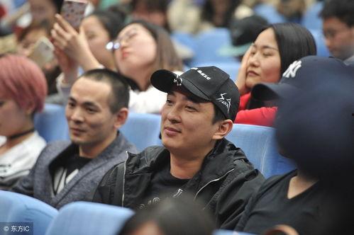 王思聪怼人吃瓜视频,吃瓜视频引发热议